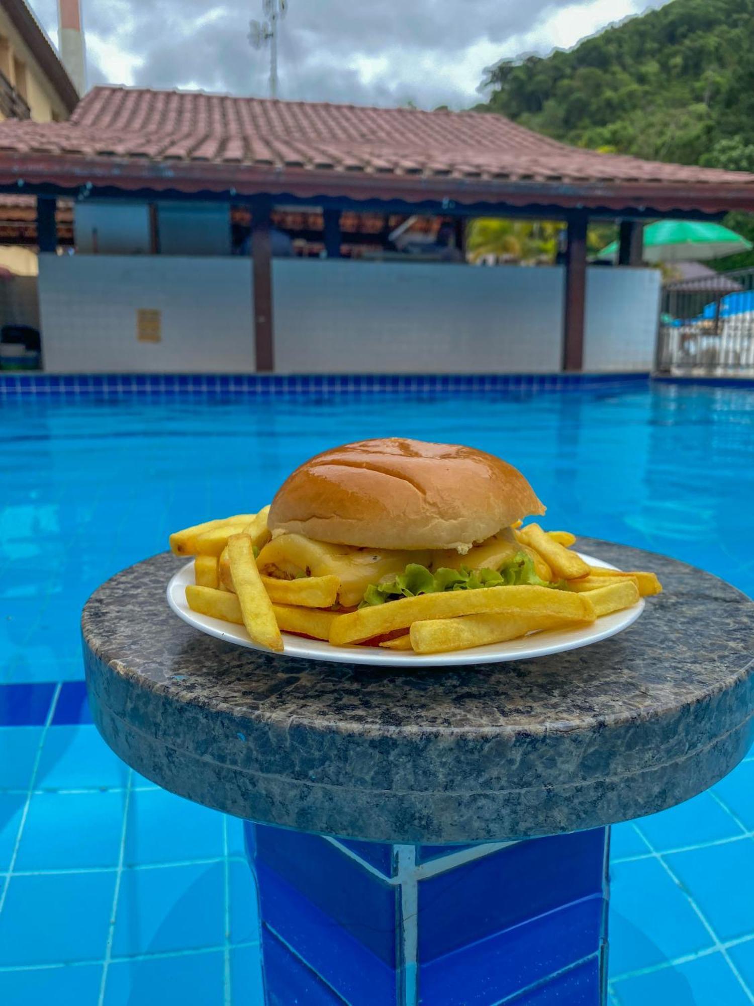 Agua Doce Praia Hotel อูบาตูบา ภายนอก รูปภาพ